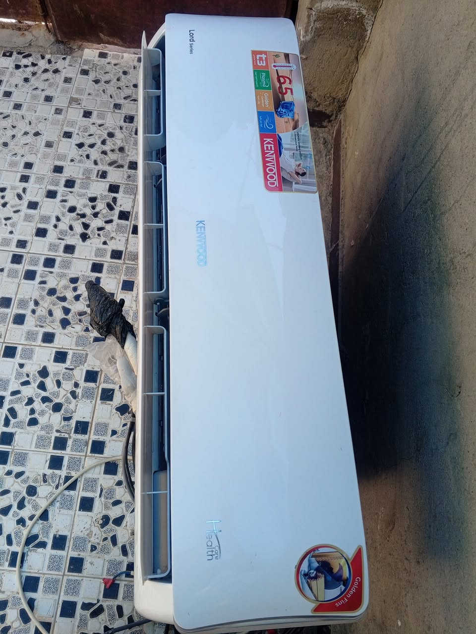 مكيف نوع كري 2 طن استعمال قليل ونضيف سعره 225 وسبلت 2 طن نوع كنود مشتغل 3 اشهر فقط جديد كلش سعره 375 مكان السياسين الاتصال ***********
