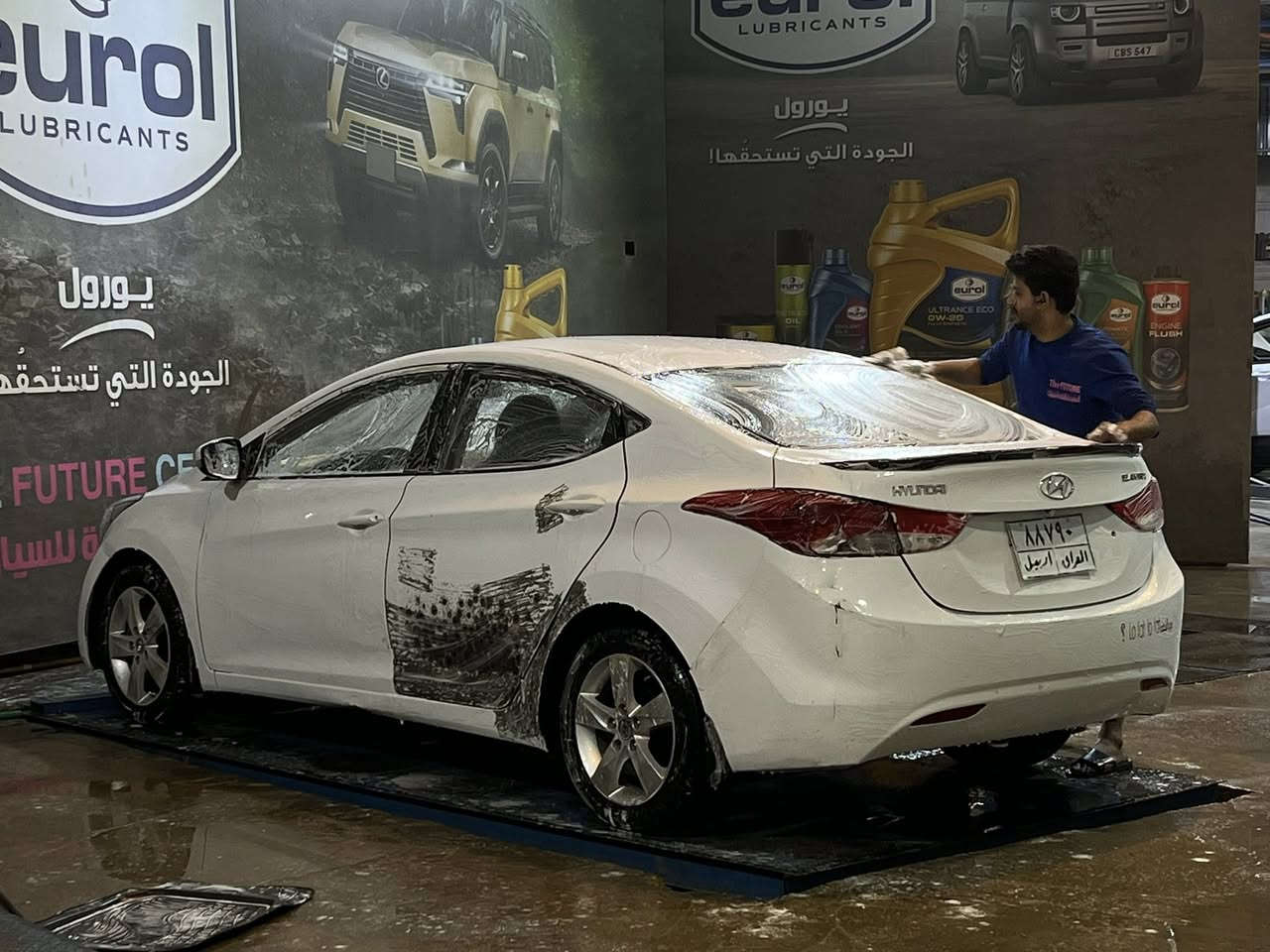 سلام عليكم النترا 2014 خليجي محرك 1,600 سنويه ساقطه 
فول عدا الفتحه 
سياره بيها قطعه بنيد وبارد بالجاملغ مال السايق شبر 
وصارت بيهه ضربه قبل كم يوم بالباب خلف السايق وشويه من الهلال سويته حار وبعدني ماصابغهه 

تبريد ثلج 
مكينه وكير وحداديه جديد 
سياره مابيهه اي نقوصات 

سعرها 105 وبيها مجال 
رقمي ***********
