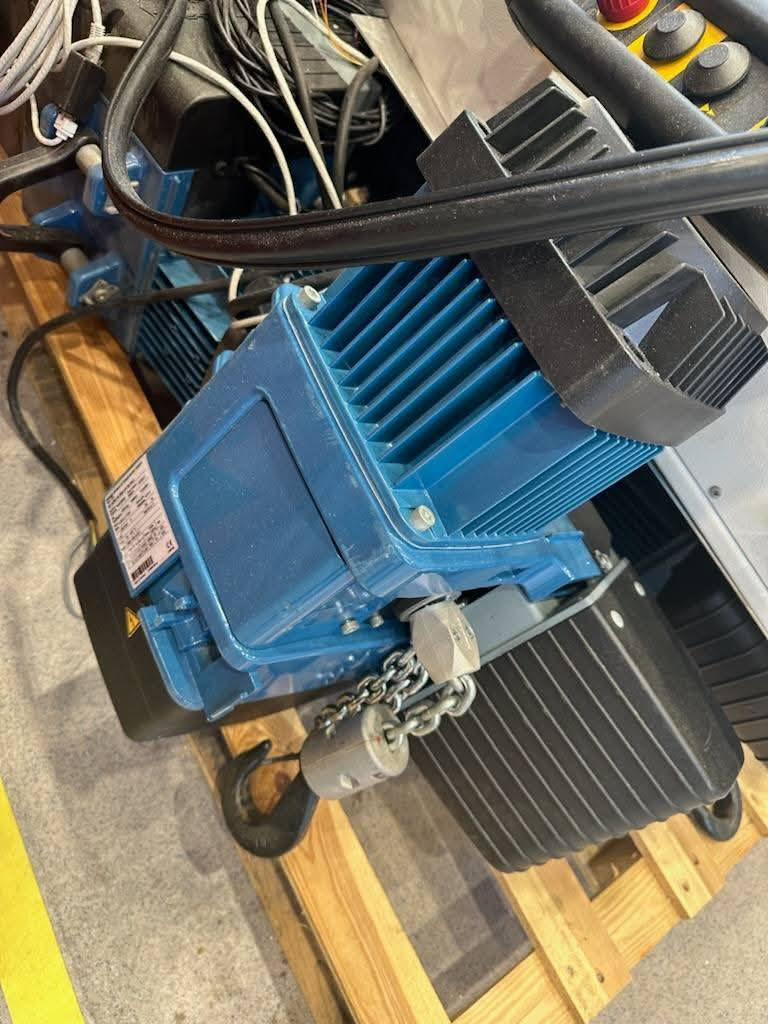 السلام عليكم 
كرين جسري ديماك / ونج معمل ٤ طن رباعي للبيع  
نوع ديماك اخو الجديد
السعر 2500 $
🇩🇪 صناعة الألمانية 🇩🇪
اربع ونجاة عمل جماعي ٤ طن 
بدون الجسوره

العنوان النجف الاشرف 
البوحداري عمود ٤٠
WhatsApp ***********
