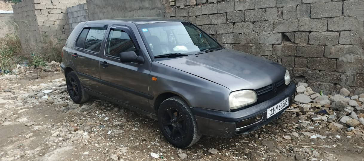 السلام عليكم كولف موديل 93 للبيع كامله من كلشي كهربائية لايت عالي ناصي زنون ساماعات 4 مسجل شاشه كير أوتو مكينه جديد 1800  تخم تاير باتري جديد السياره رقم نكليزي باسمي سنويه مامنتهيه كشرها نضيف مثل مابلصور مكاني بغداد للتواصل *********** بي واتساب السعر(34$ )وبي مجال بسيط
