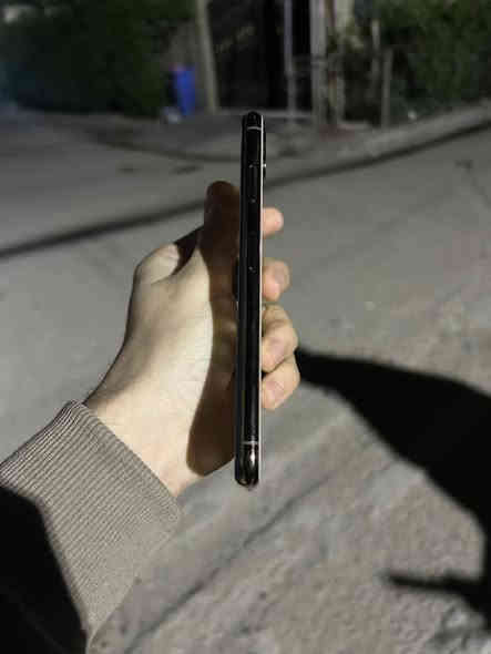 اكس ماكس للبيع 
إجهاز مبدل بطاريه 
إجهاز نضيف مال بيت 
كلشي شغال شرق اوسط 
ذاكره ٥١٢
اسعر ٢٢٥
ارقم بيهه واتساب ***********
العنوان بغداد البياع
