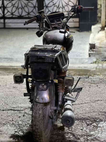 سلام عليكم
دراجه ايراني تايكر موديل 24 
الدراجه شغاله بيه نقوصات خفيفه لان متروكه الدراجه محرك بلادي شاشه الوان كلشي بيه بلادي وشغال فقط ترتيب مكاني بغداد الغزاليه رايدها قيم بل يرضه الله وراسلني متواجد واتساب 
***********
