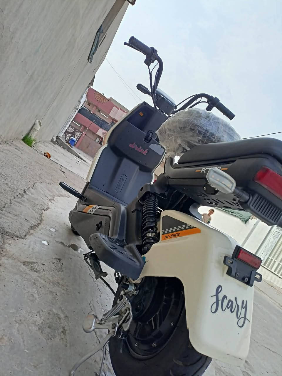 السلام عليكم باسكيل شحن للبيع نظيف كلش اشياء مال بايسكل كله وياه مكان كركوك قاسيه ثانيه الشراي يتواصل عل الرقم ***********
