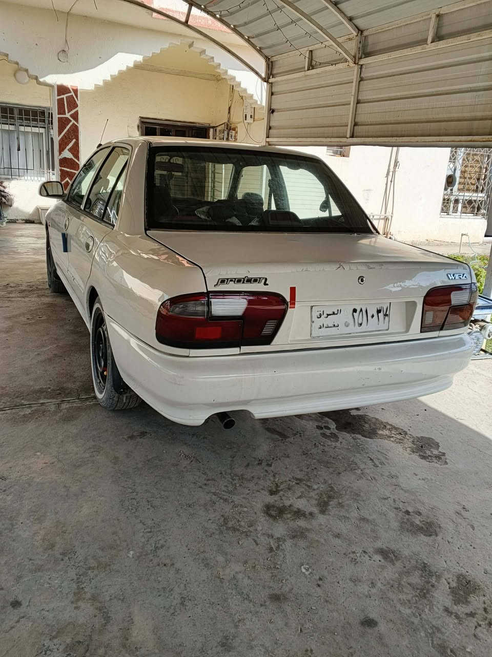 براتون البيع
موديل 2002
كير ومحرك شرط 
تبريد ثلج
تدفه نار
تخم تاير جديد 
صدر المامي والخلفي جديد 
السياره مابيه صبغ غير قطعتين شرط
السياره حره سنويه عظم عاج 
السعر 45 وبيه مجال 
اذا اكو مراوس اراوس
***********
***********
