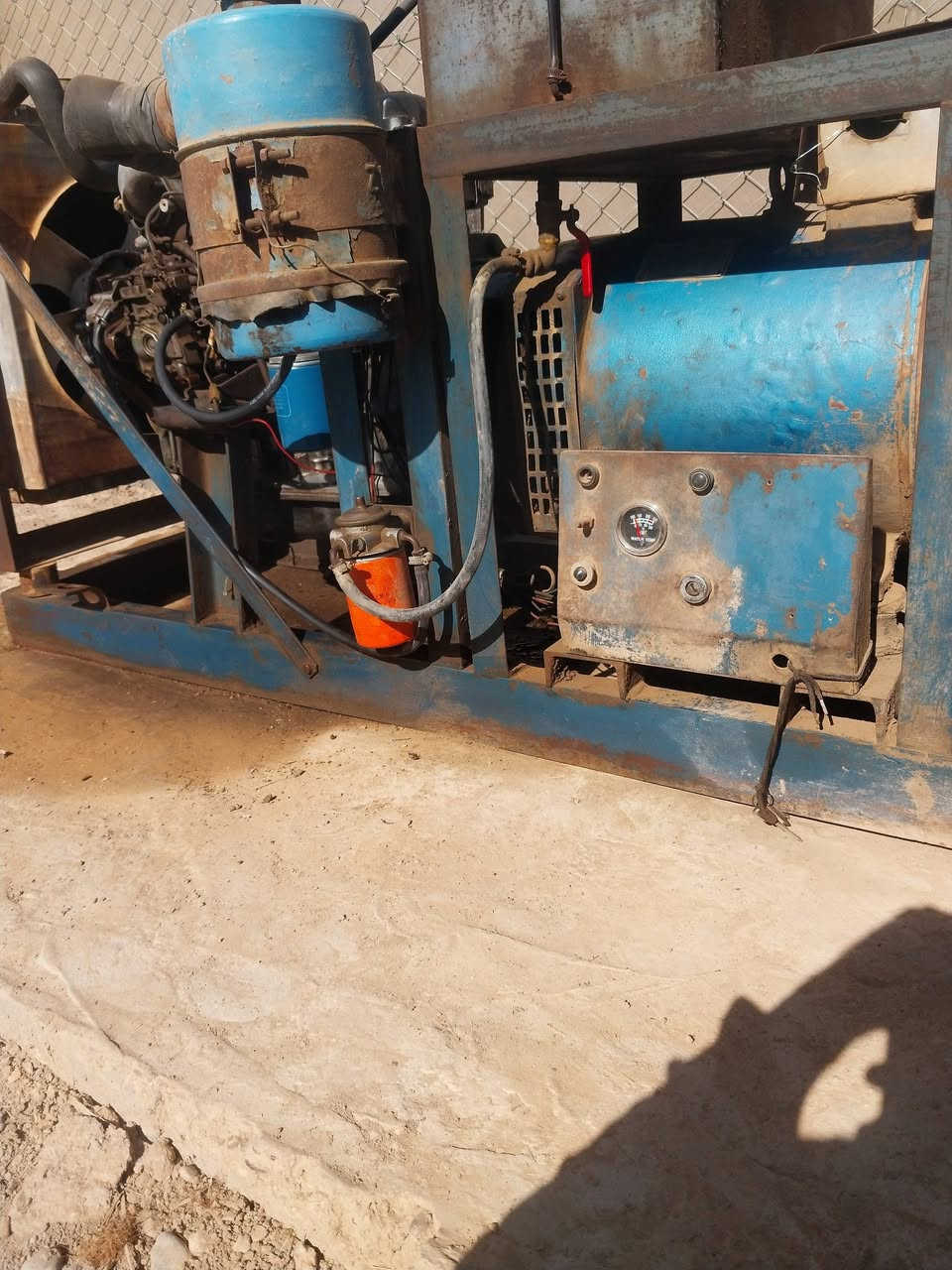 السلام عليكم 
مولده كيا 2700 مكينه لا بخار ولا تنقيص
30كيفي جاهزه شرط الشغل 
السعر13 ورقه وبيها مجال
اللاستفسار: ***********

