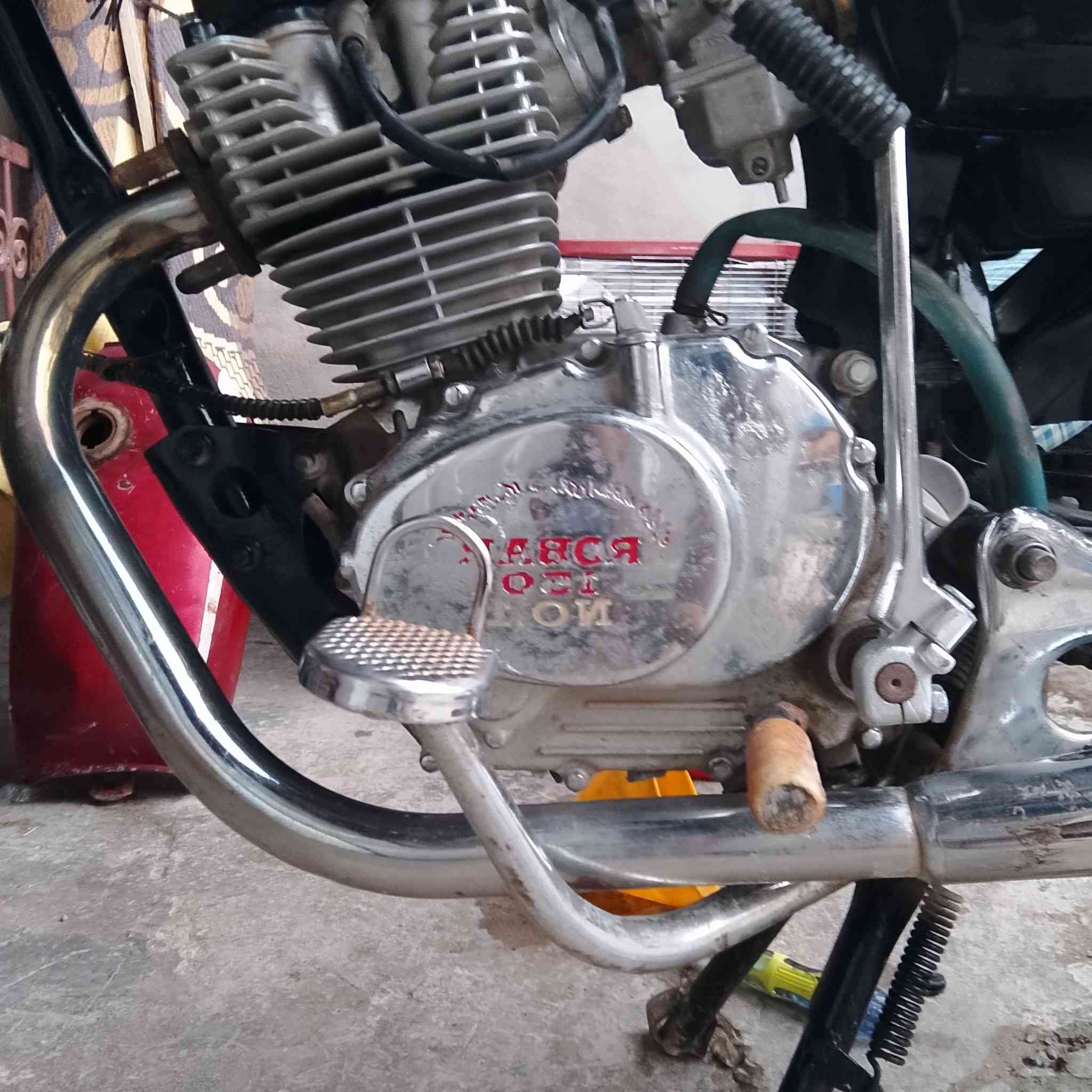 دراجه روبر محركها 150 موديل 18 السعر 200 أو بيها مجال شي قليل ال مو شراي لا ايتعبني *********** راسلني واتساب او تدلل
