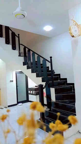 بيت للبيع

 سند ٢٥ مساحه (١٠٠م )
يحتوي على //غرفه وصاله واستقبال ومطبخ 
                   وصحيات داخليه وخارجيه ومناور عدد٢
بناء البيت  طابوك وكونكريت درجى اولى اساس وسقف 
بناء حديث سنه ٢٤ 

عنوانه //التقيه الثالثه مجاور مجمع الروان السكني 
للاستفسار// خاص 
او الاتصال مراجعه مكتب العاصمة العنوان ام الخيل ساحه الاحتفالات قرب البلديه الواتساب ***********هو اتصال رجاء***********
