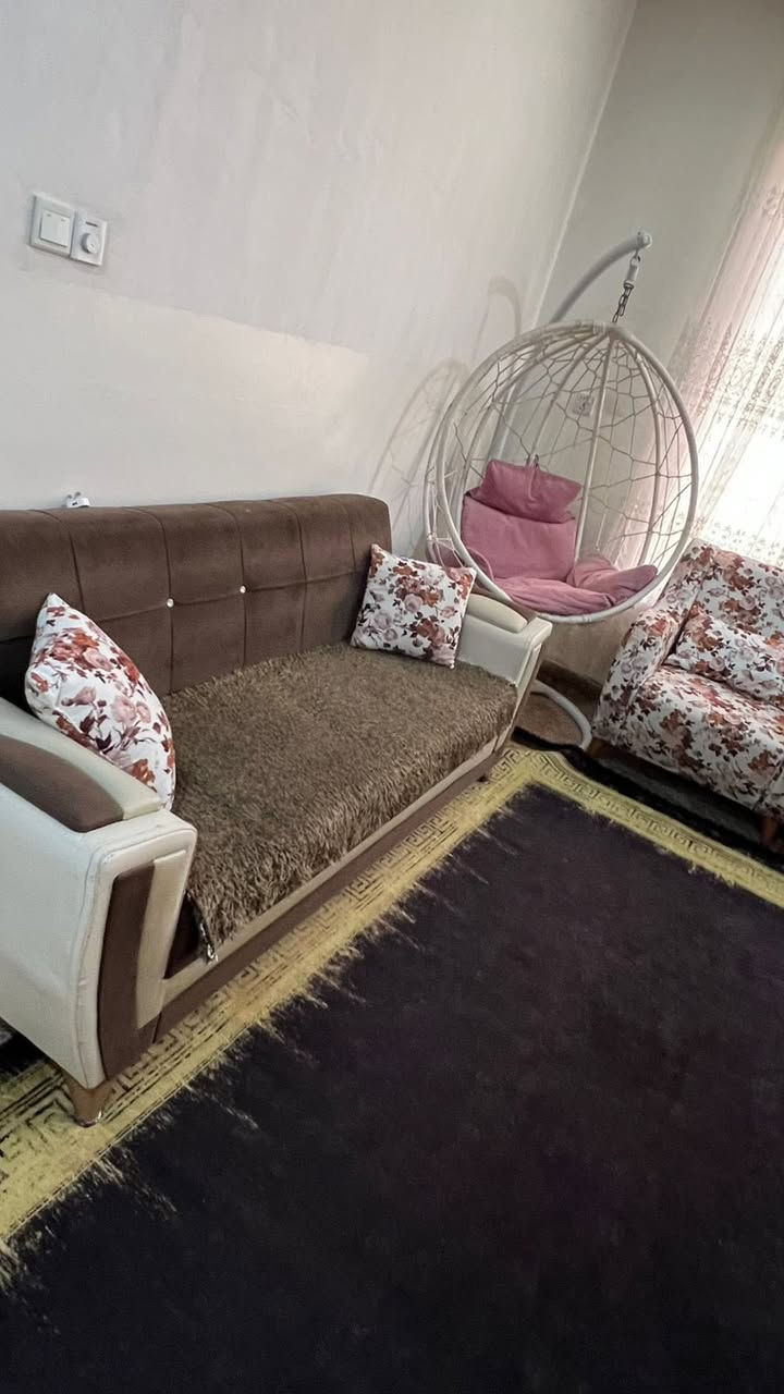 تاقمی تورکی ٨ نەفەری
٢٤٠ هەزار
جۆلانەکە ٥٥ هەزار
سلێمانی
Whatsup
***********
