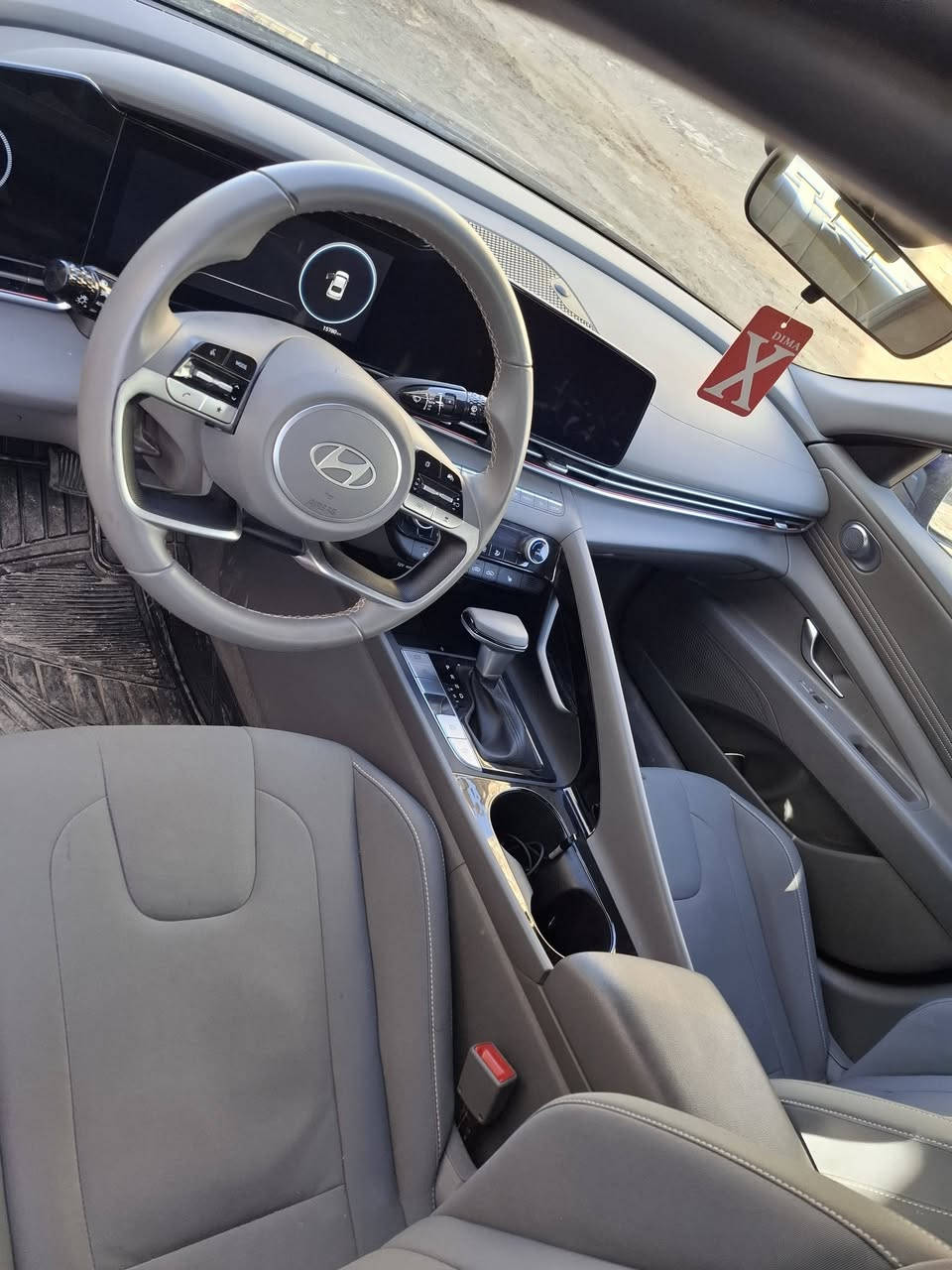 انترا 2024 وارد امريكي ضرر خلفي بدون حوض +جاملغ ايسر بلنقل
موصفات سياره 

.فول موصفات 
١.فتحه 
٢.بصمتين 
٣.لد داخلي ٦٣ لون
٤.تشغيل عن بعد 
٥.فتحه صندوق عن بعد
٦.شاشه جتلل متصله كار بلي 
٧. لد زنون ابلادي 
٨. هاند ابريك بصمه
٩. ثلاث وضعيات قياده 
١٠. رادار امامي. جانبي .خلفي 
١١.ماشيه ١٠ ميل ١٧ كيلو حقيقي 
سياره اخت جديده مال. بيت 
١٢.سياره بسمي 
١٣. لون ازرق غير محدد 
١٤. ويل كب +سبير 
سياره جديده كلش حادث بسيط  سعره 165$ وبيه مجال عنوان بغداد. الدوره 
***********
***********
