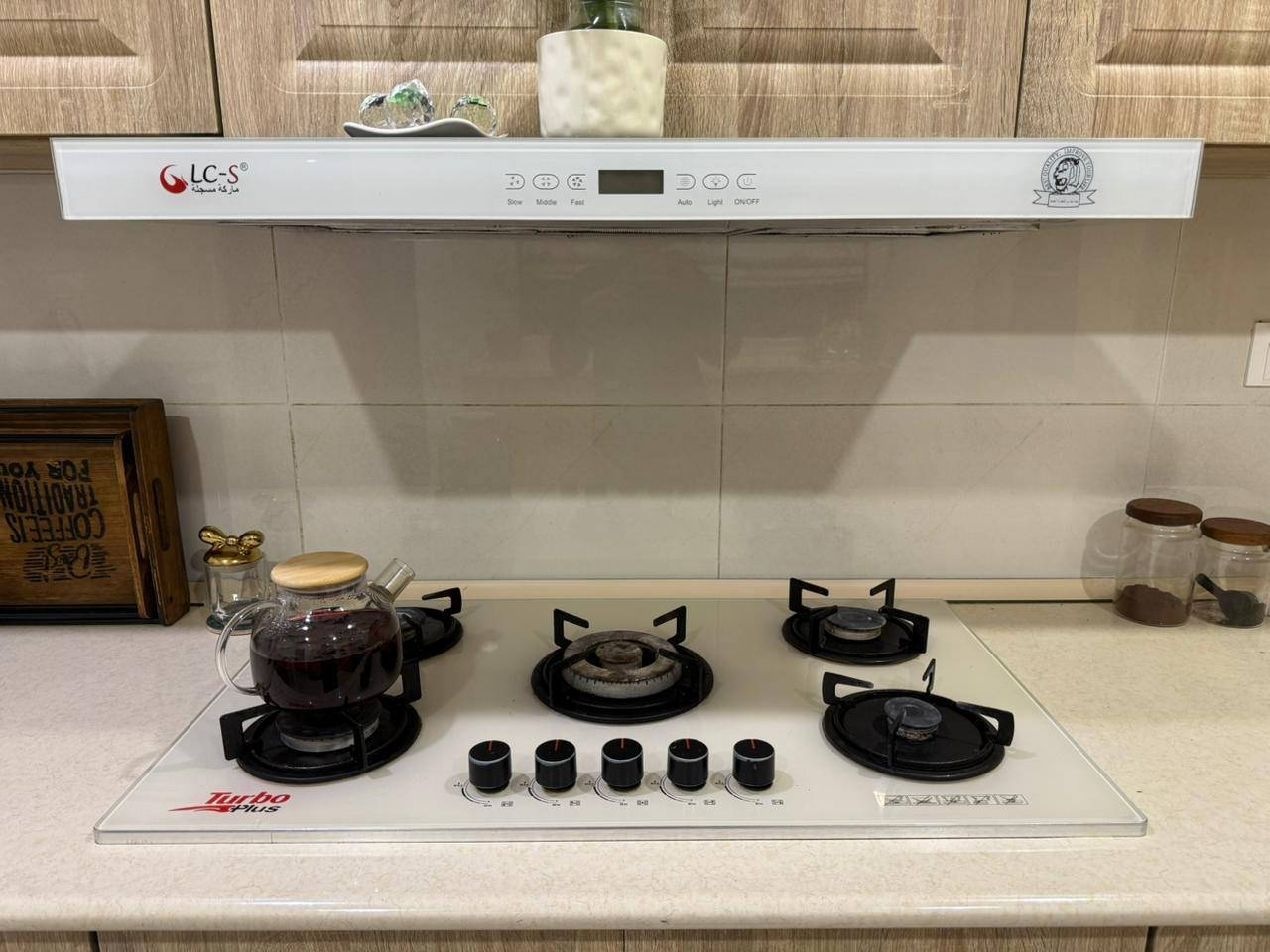 مطبخ كامل مع الاجهزه للبيع 
مطبخ كامل مه مايكرو وفرن ماركه Dlc وطباخ وساحبه ls وبراد وثلاجه هيتاشي حجم كبير وميز واستولات ٢ درجه اولى للبيع ٢٥٠٠ وبي مجال قليل  المكان الكاظمية


**إذا كنت صاحب هذا الإعلان وتريد حذفه لأي سبب، رجاءا أرسل رسالة إلى الدعم الفني**