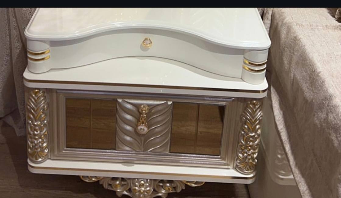 غرفة نوم ايطالي للبيع 
المكان النجف المناذره  ستة قطع 
***********
