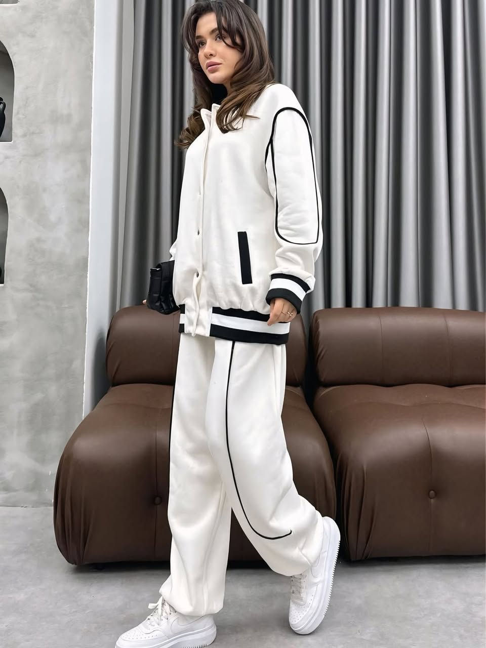 كل جديد و حصري من HAIDER GROUP 🖤 💭 

بجامة فليس  قطن شتوي   بلوفر قالب هودي مع زيح عطول البجامه متل الصوره تماما وتحالي عالجناب… 🖤💭
الوان الصور ✨ 

اسود/ خمري/ بني/ ابيض

مقاسات ♥️
سايز ١ : 38.40
سايز ٢ : 42-44-46

شحن وتوصيل ضمن الشام


**إذا كنت صاحب هذا الإعلان وتريد حذفه لأي سبب، رجاءا أرسل رسالة إلى الدعم الفني**