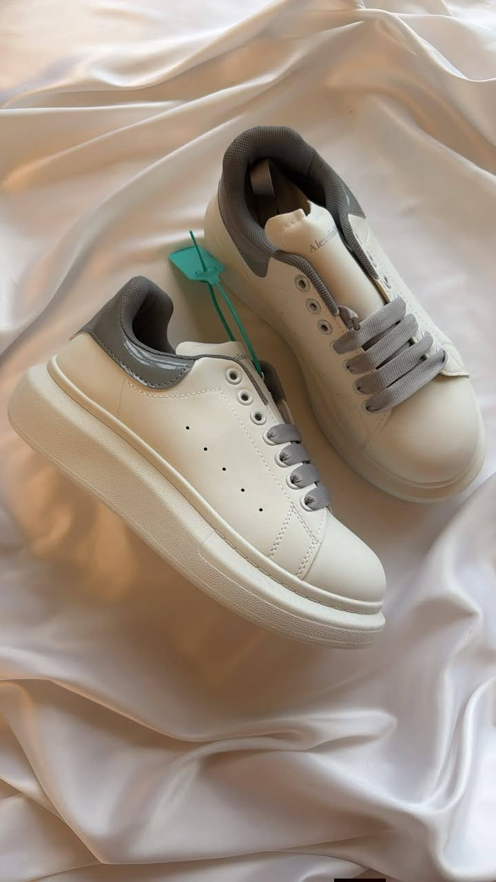 حجز والاستفسارات رجاء دخلوللبيج روز ستور نكملج اناقت  والاوتفت مالتج🤭🩷✨
أسعار مناسبة 💸 كوالتي عالي 👌
بضاعة راقية تليق بذوقج 🌸
👜 حقائب نسائية بجميع الأحجام والألوان
👛 جزدان نسائي راقي
⌚ ساعات نسائية مميزة
👠 أحذية فلات وكعب
👢 بوتينات راقية
👝 محافظ رجالية
🕶️ مناظر أنيقة
🎨 تتوفر ألوان ومقاسات متعددة
للحجز أو الاستفسار عن الألوان والقياسات:
📩 دايركت
☎️ أو عن طريق الواتساب: ***********
