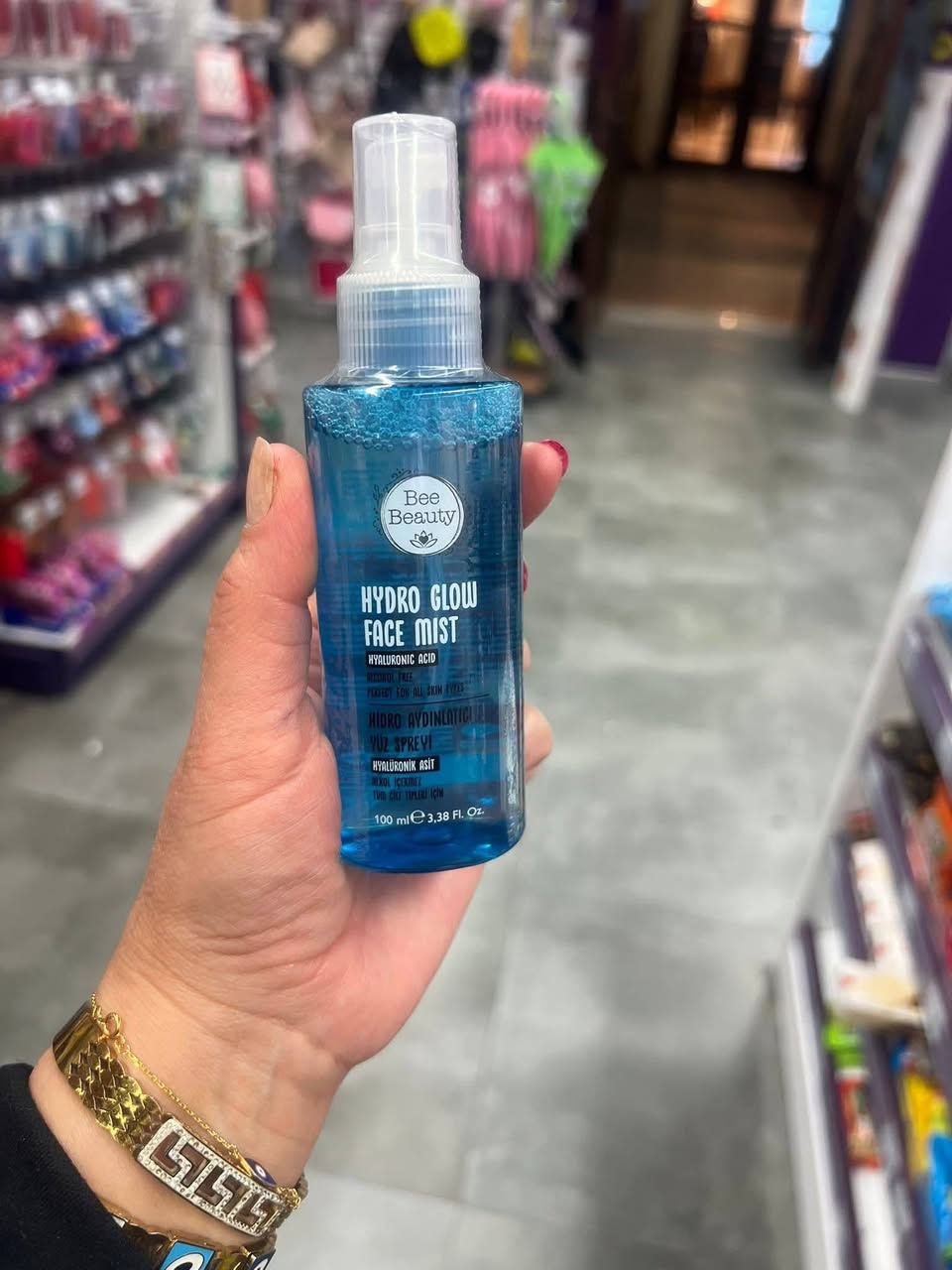 مست للبشرة ترطيب ونضارة ونعومه وتفتيح للبشرة ولمعه تجنن 
لجميع انواع البشرة


**إذا كنت صاحب هذا الإعلان وتريد حذفه لأي سبب، رجاءا أرسل رسالة إلى الدعم الفني**