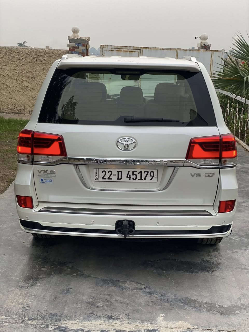 السلام عليكم عندي لاندكروز 2017  VXS ام الرادر مواصفات لكرز  السياره كفاله عامه من الصبغ والضربه والتبديل ماشي 90الف رقم اربيل  بااسمي تحويل ثاني يوم 
محرك 8 سلندر 5700
جكات
بصمات
جنطه كهرباء
3 شاشات
فتحه
تشغيل عن بعد
مقاعد خزن ميموري
محيتاج اذكر الباقي هي لكرز مواصفات
مكاني بغداد
السسسسسعر 545
للاتصال***********
