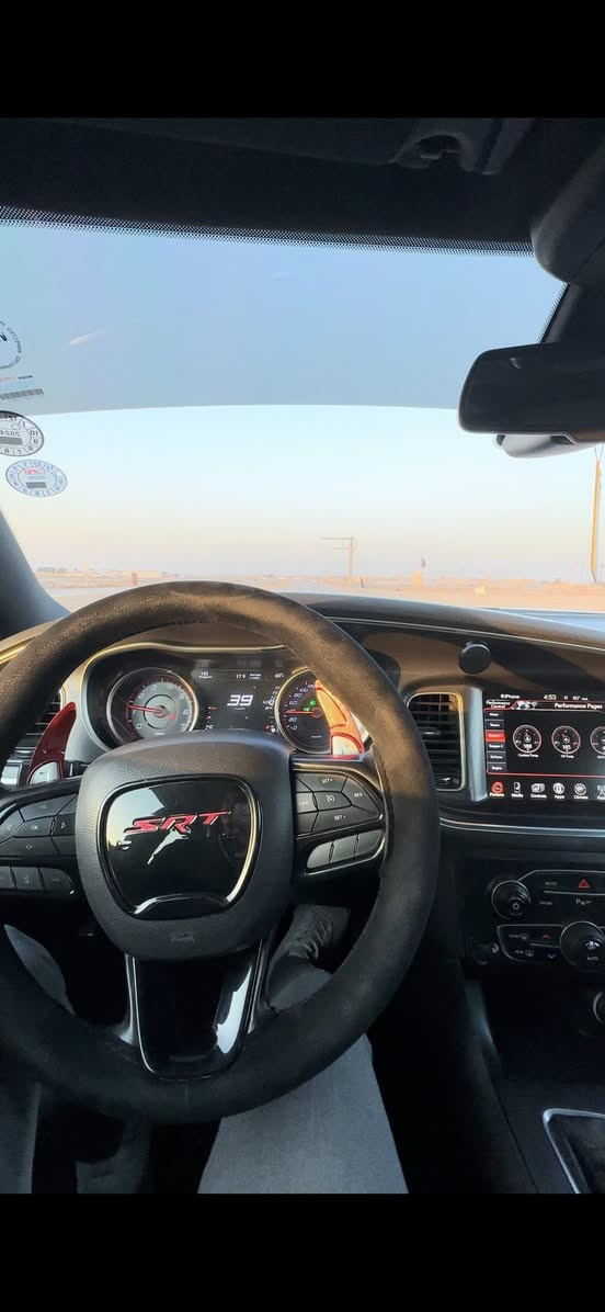 السلام عليكم 
للبيع فقط لليدور نظيف وبدون حادث وجديد 

دودج جارجر R/T place فول مواصفات خنك للاخير موديل 2017 السيارة جديدة وماناقصها برغي وتراي زيرو  حتى حجرها بيها كندية بدون حادث بدون صبغ ولا برغي مفتوح بيها بعدها على وضع الشركة 
سنوية لل2031 بسمي حره
للتفاصيل اكثر الاتصال ع رقم *********** 
مكاني ذي قار 
السعر 243
