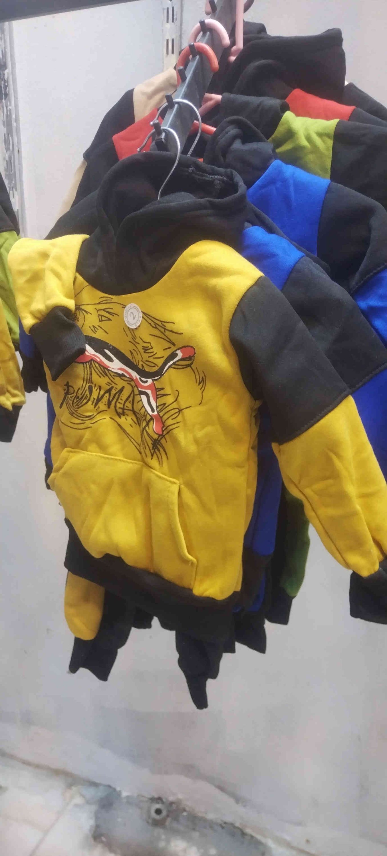 ملابس شتوي من سنه وحتى تسع سنوات بناتي وولادي سعره فقط 5000 دينار ***********
