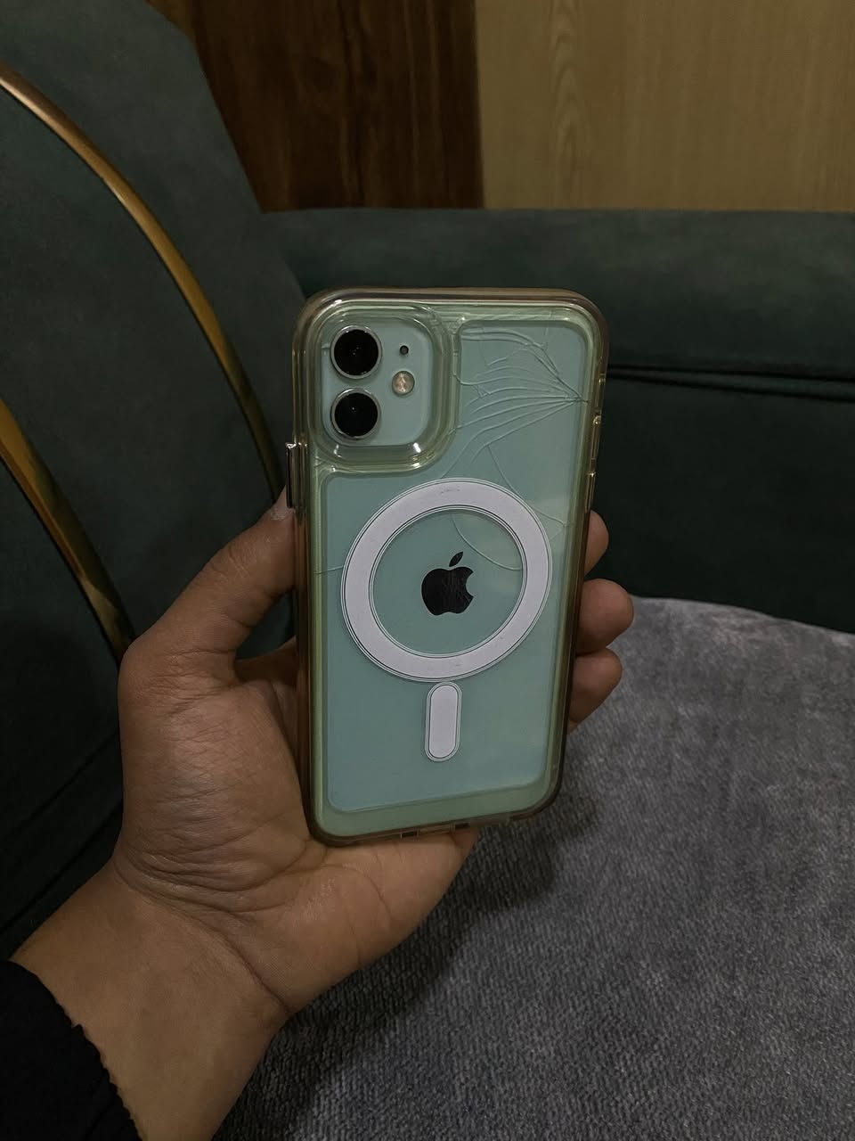 سلام عليكم 11 عادي جاهاز كلش نضيف وكله شغال فقط مبدل بطاريه اصليه ضمان فطور بصيطه بل ضهر ذاكره 64 عنوان شعب سعر 200رقم ***********
