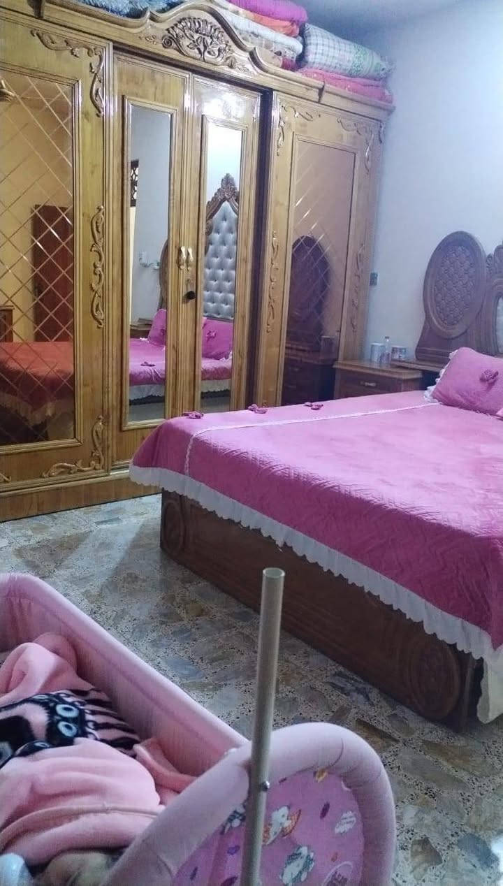 غرفه مستعمله شيء قديم نظافتها 100% استفسار خاص واتساب على هاي الارقام نظيفه كلش يعني ***********,  ***********
