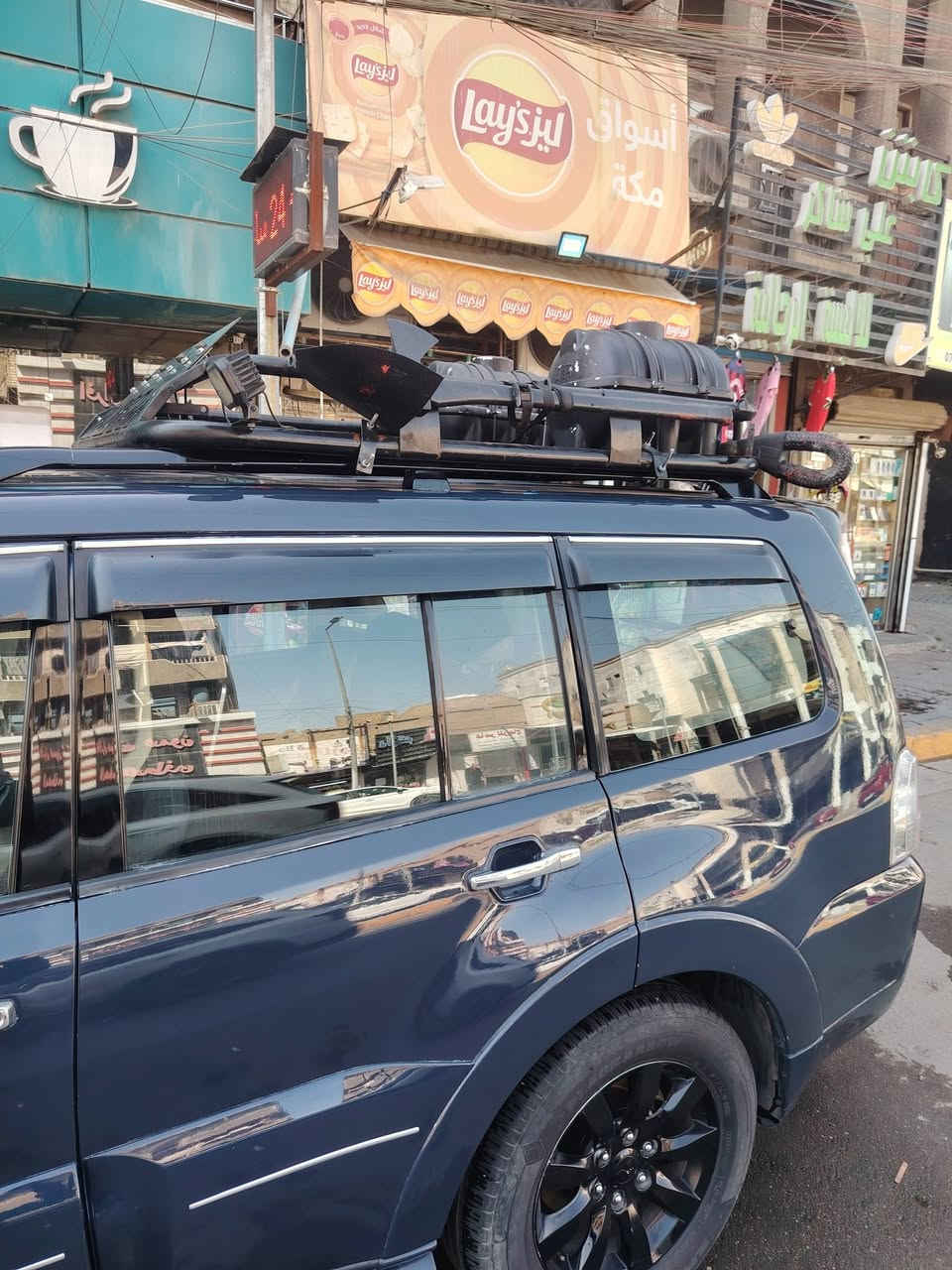 باجيرو ٢٠٠٩ حبتور تخم تاير ويل ١٨ مكينه 3800 كير ٥ نمر اتو وعادي مراوح عدد٤ كهربائيه ٢مع التبريد و٢ مع المحرك ماء زيتي اصلي انسى حماوه والتبريد ٣ قطع🧊🧊🧊  تتدف شغاله ٣ قطع ٧ راكب كروز سرعه شاشه+شاشه داش كام منفصل المرايه امامي وخلفي وداخل السياره ايرباكات سليمه امصبوغه عام جماليه لأن جانت جارده دمام +11سماعه البلادي سلايت روف درع امامي +خلفي +هوك سحب اصلي +سيبايه عمل درجى أولى بسمي السياره وصارلهاخمس سنوات عندي وفديو قبل الصبغ موجودعليها غرامه ٥٠٠٠٠ فقط السعر١١٨
النواقص
جامه السكن وكفت بالجديد
لاستيك ولف يكلف ٢٥٠ بدون فتح كور
بوربرن خلفي صفحه السكن بي صوت وموجود عندي جديد 
 بس مجال ماعندي
هاي جميع التفاصيل *********** بغداد
