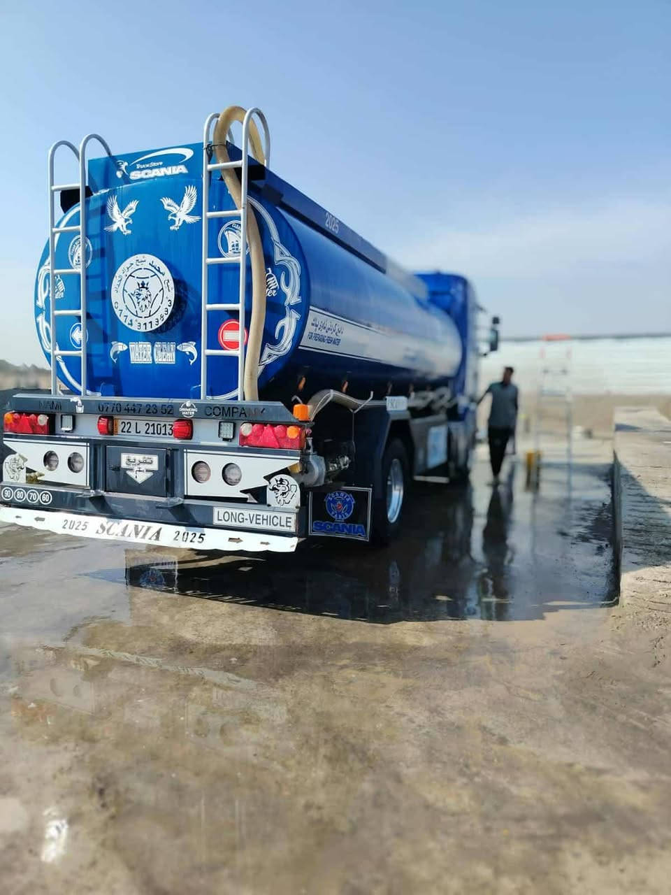 سكانيا للبيع  17 دنكر
كير عادي 
حجم المكينه 450 
رقم اربيل بأسمي تحويل مباشر 
مكاني بابل رقمي ***********
