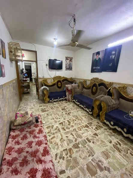 سلام عليكم
دار مساحة ١٠٠ متر طابو ملك صرف
موقع كلش ممتاز يم الملعب وسط المنطقة
طابق ونصف
يحتوي الدار على 
الطابق الاول : غرفة نوم و مطبخ واستقبال وكراج سيارة ٦ متر 
الطابق الثاني : غرفة نوم ومساحة درج وسطح 
الدار كامل من كل شي 
الموقع : الراشدية / منطقة الانتصار _ مقابل مستشفى حماد شهاب _ قرب ملعب التارتان 
للاستفسار :
***********
مكتب النور للعقار 
ابو العز
