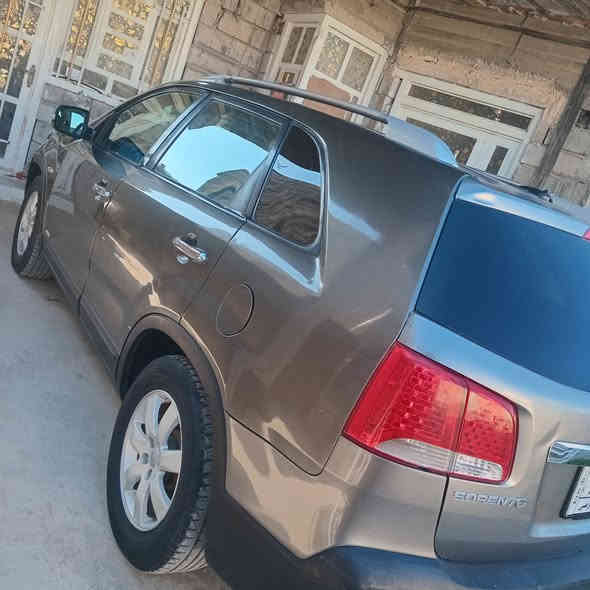 السلام عليكم سياره سيرانتو امريكي لبيع رقم صلاح الدين صبغ احزام ٧راكب محرك ٦ بيه تبخير  السعر ١٠٥
