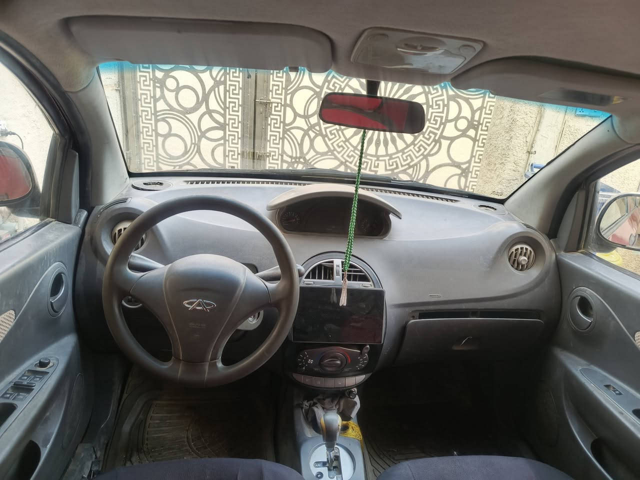 سلام عليكم للبيع قسط شيري 1x موديل 2014 محرك كير حدادية جاهزة بدون اي نقص كهربائيات مكاني بغداد بغداد ***********
