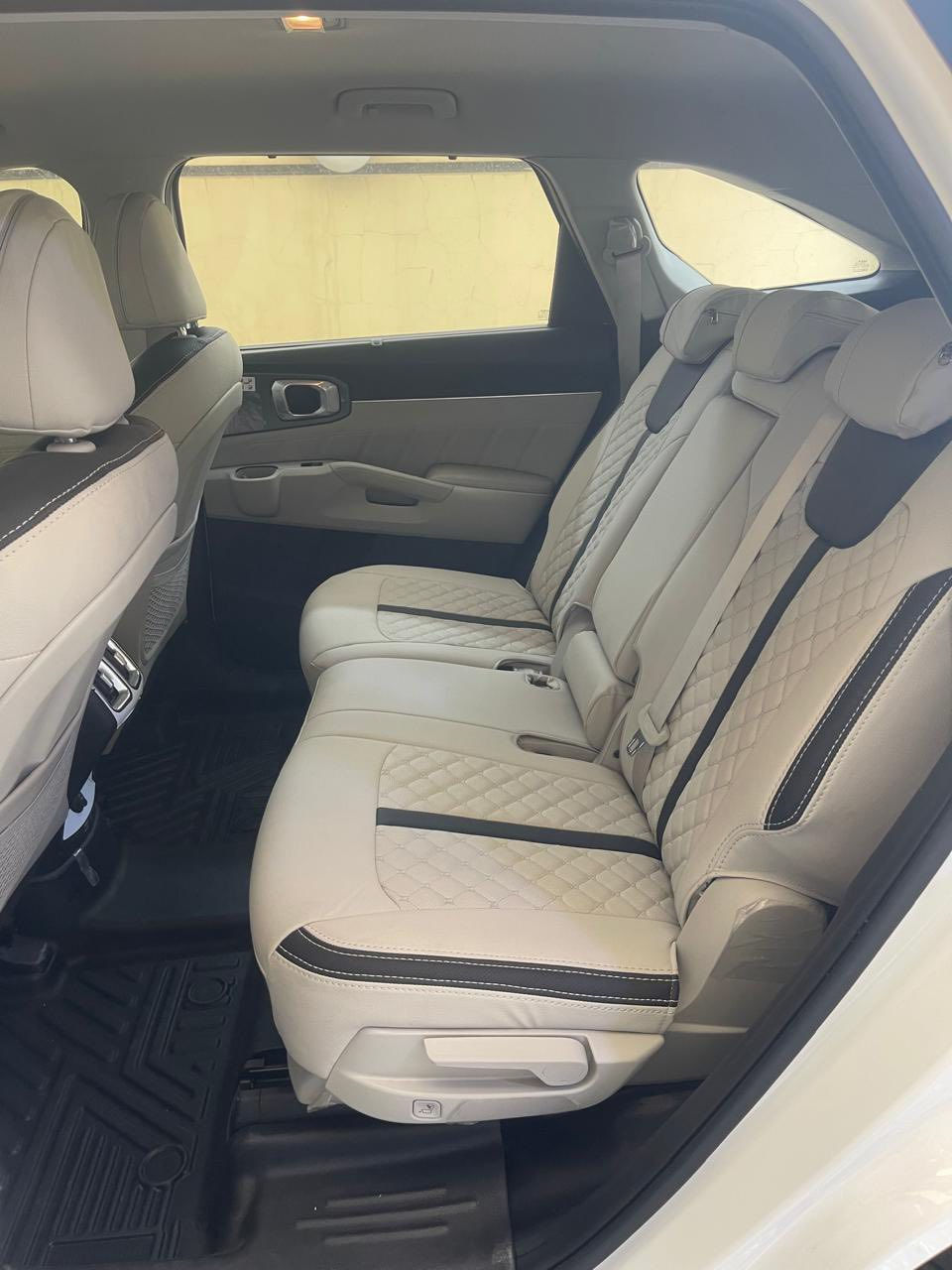 سورنتو موديل 25 فول عده بانوراما 6 سلندر دوتوشو مدوشمه كشنات درجه أوله مكفوله عامه ماشيه 5 ألف بغداد بسمي دبل كأمره السعر 325$ وبيه مجال 
بغداد المشتل ***********
