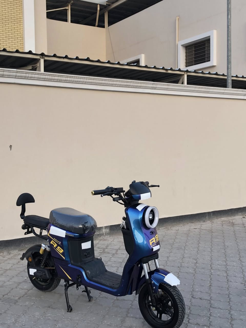 سلام عليكم
دراجه R9 
موديل ٢٠٢٦ 
لون مميز 
بك R 
مثبت نقال
دراجه نضيفه وتخبل 
السعر ٤٥٠ وبيها مجال 
المكان: البصره الزبير 
المربد 
***********
