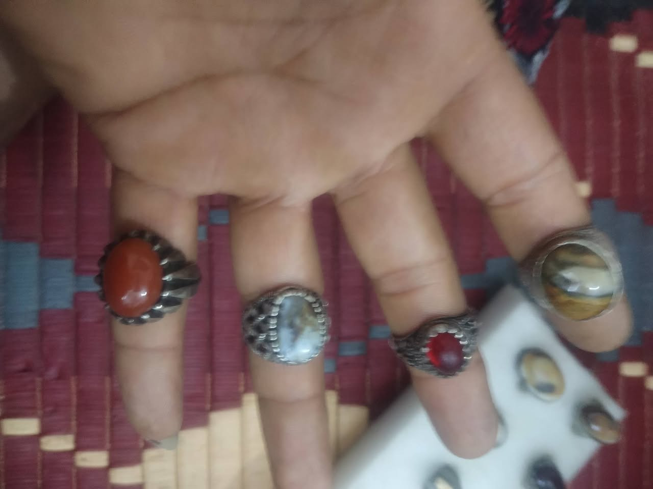 للبيع كلمن وسعره علق عل اليفيدك وكلك هل كد سعره


**إذا كنت صاحب هذا الإعلان وتريد حذفه لأي سبب، رجاءا أرسل رسالة إلى الدعم الفني**