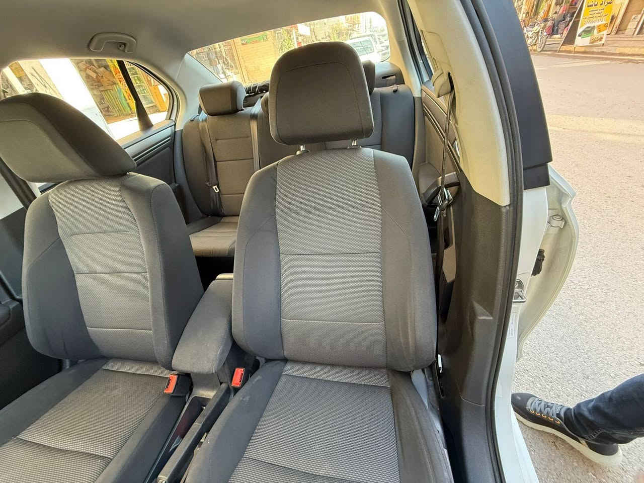 ***********
فولكس واكن بورا 2022
مكفول من صبغ وتعديل كل شي على بلاد
ماشيه ٦٦ الف مابي اي نقص كامل صيانة مسولها
سعرها ١٢٠ ورقة وبي مجال
مكانها كركوك
مكينة 1.5

بي ورقة بانزين والسيارة بأسمي كركوك, العراق
