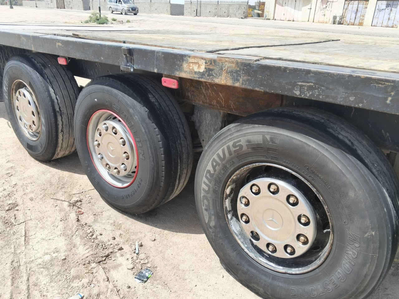 عربان شمتز للبيع تخم تاير ***********
