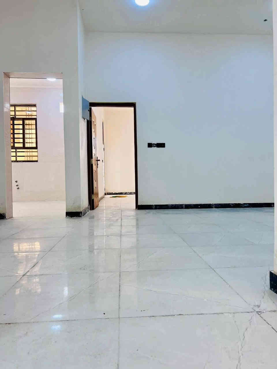 ***********
يعلاً مكتب عقارات الواحه عن 

دار للبيع في شط العرب الجزيره مقابيل شارع زين العابدين مساحه 160م 
قريب على الشارع الجزيره الرئيسي

يحتوي على غرفتين وصاله واستقبال وصحيات ومطبخ وگراج 
نوع العقار طابو صرف زراعي سند 25 بأسم عراقي 

السعر 97 وبي مجال 
لتواصل على ***********
