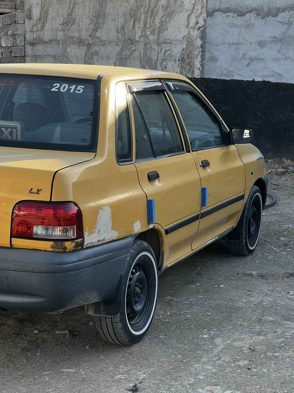 سلام عليكم سايبه موديل2015سياره خير من الله مكينه وكير وشواصي مكفوله سياره بيهه تعمير مثل ما موضح بل صور رقم ديالى نكليزي مشروع وطني مصفره هيه وغرامات تخم تاير خط ابيض بيهه فقط صوت بل باور من دغير الستيرن خفيف بس بي صوت قليل السعر 28وبيهه مجال حك جيه اي ستفسار على رقم ***********
