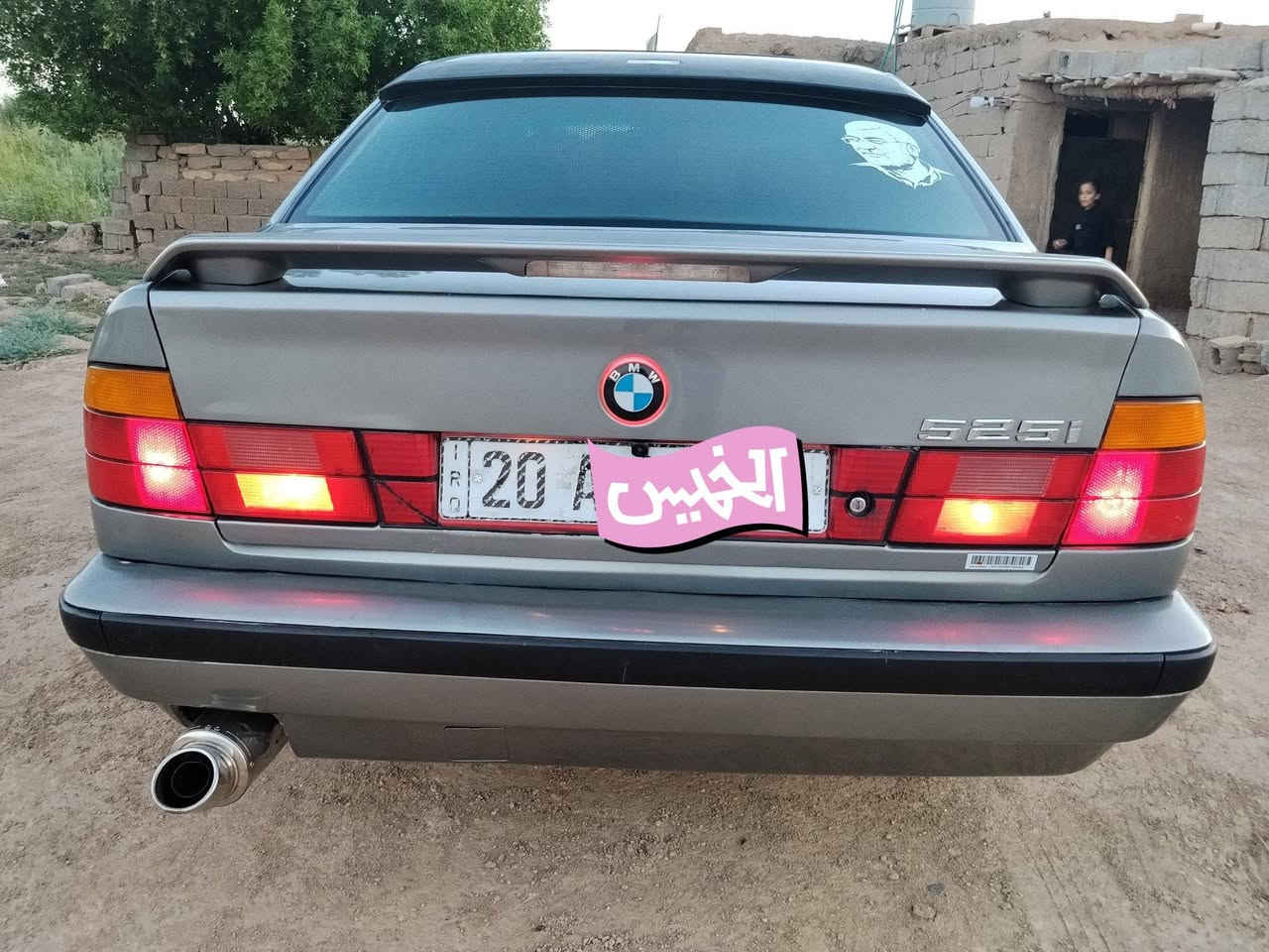 سلام عليكم ا قراه تفاصيل قبل لاتنتصل كل تفاصيل ذاكره بي ام 520 موديل 92 اصل عليه مكينة وكير وكسن وضفيره وعقول كله 25 تك فانوس 
1مكينه و كير شرط
2 حداديه ماميه شرط 
3حداديه خلفيه شرط 
4تبريد شرط قطعتين 
5 كهربائيات شرط 
6كله شقاله كلوب ماطافي
7 سبورت كير شقال 
8 منضومه زنون اصلي 
9 سوارات لايت اصلي
10جامات اربعه كهربائي 
11 سلايت شقال 
12 كيجات كله شقاله 
13 مرايات جانبي تحكم كهرباء  
14شاشه وكامره دواره 
15 6 سماعات شقالات
16 داخل صاج 
17 اربع بطاين جدد
18 تنته كنتاره
19 دعاميه اماميه M
20 دوسM 
21 سبايدر 
22 ادامه كامله من فيت بم بلكات كلاص بخاخات مصطره كله جديد
23  حادثه بلجنطه موقوي 
24مكان واسط مركز المدينة 
رقم ديالى انكليزي  سنويه 30 وكاله عامه بسمي وصاحبه صديقي 
 مامتواجد على فيس 
رقم الهاتف واتساب *********** وانتصال
