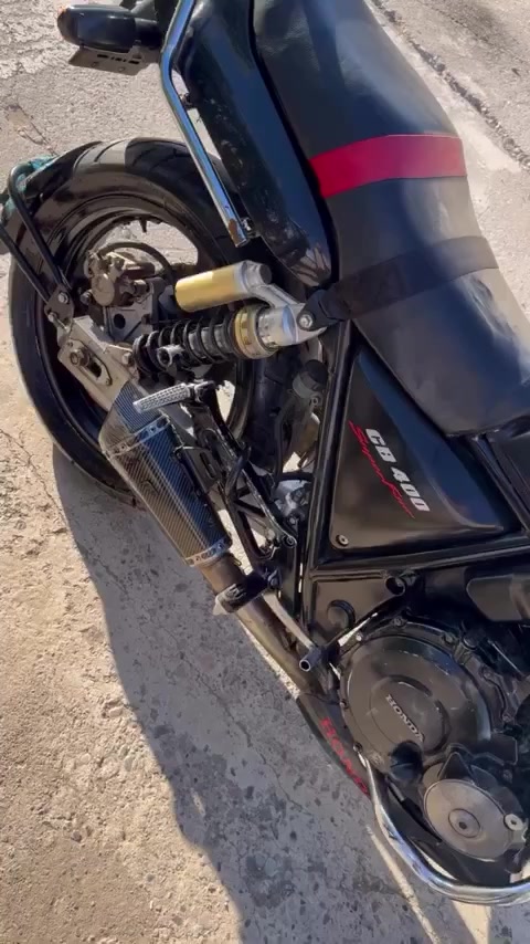 CB 400 1998
مەکینە کەپسە و بورغی بۆ بورغی بە شەرت
هەموو گیانی بەشەرت کارەبای 
کابرێتە تازە خاوێن کراوەتەوە و ڕوونی تازە گۆڕاوە 
بەنسی شینی بیلادی تازە گۆڕاوە
ئەگەر موشتەری نی سەرمان مەهێشێنە 
چات بکە بۆ نرخ


**إذا كنت صاحب هذا الإعلان وتريد حذفه لأي سبب، رجاءا أرسل رسالة إلى الدعم الفني**