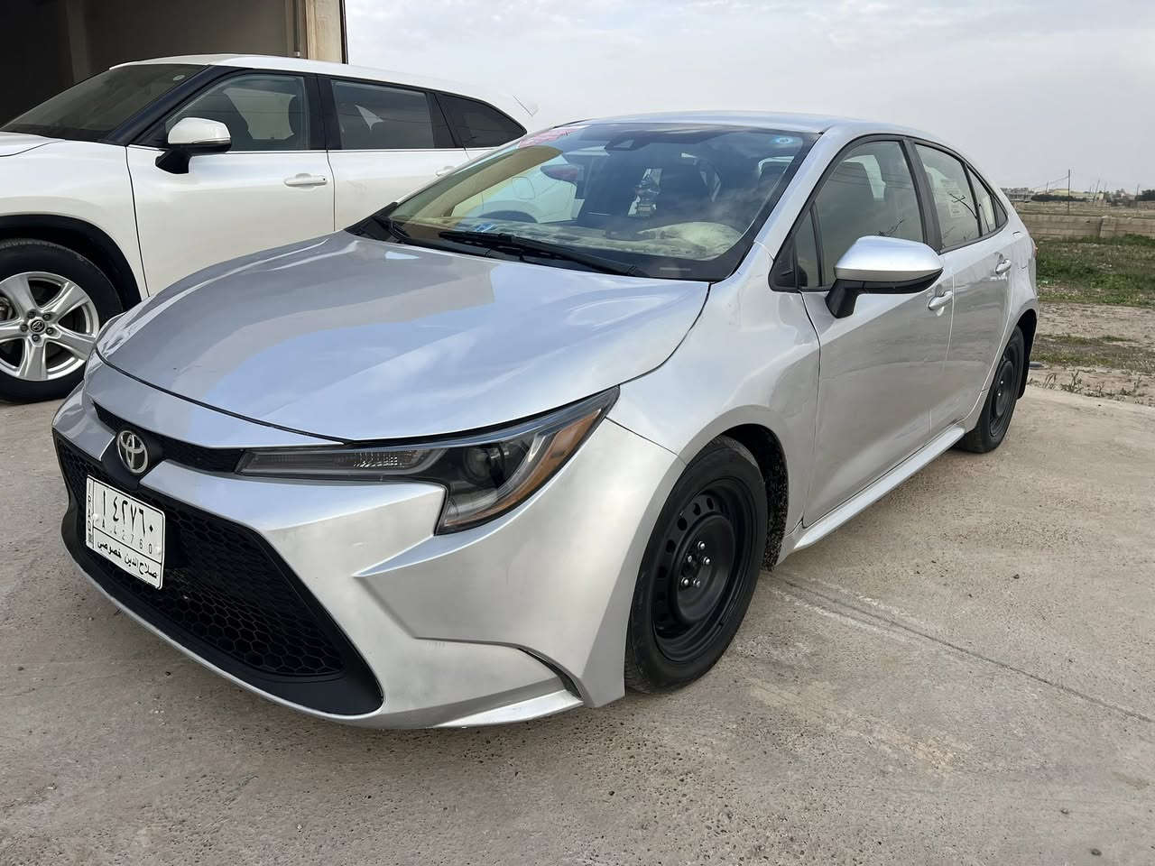 السلام عليكم ورحمة الله 
للبيع نقداً فقط 
تيوتا كورلا 
موديل 2022 
معوقين 
بيها صبغ جاملغ وبنيد 
وبالشحن بيها قمارة وجنطة 
دواخل سليمة
ماشية 70 الف ميل 
محرك كير شرط 
مكانها صلاح الدين / العلم 
السعر 122 قابل للتفاوض 
***********
***********
