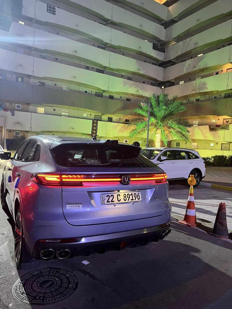 السلام عليكم اخوتي شانجان unk2023 بيع فقط لون ازرق رقم اربيل دولي فول موصفات  ماشية 95 وقابل للزيادة السيارة حرة   تحويل ثاني يوم  بيها بارد بالباب العكس السايق شي قليل بدون صبغ  وبيها حالوبات من مطرة العام السعر 215 وبيها مجال  ما اخصم سعر بالتليفون تجي تشوف السيارة وتقتنع وتشلع عيوني  
***********
***********
