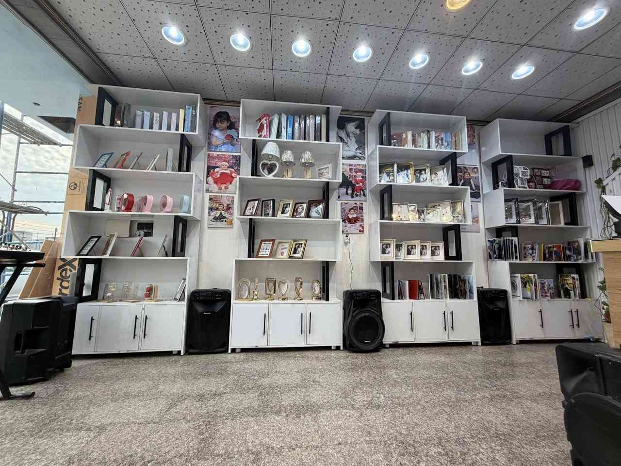 � فاترينات + ميز حاسبة + قنفة للبيع
📍 بغداد – حي الحسين قرب العامرية
للبيع فاترينات عرض مع ميز حاسبة وقنفة بحالة ممتازة، مناسبة للمحال، المكاتب، الستوديوهات، والمعارض.
🧼 نظيفة وجاهزة للاستخدام مباشرة.
📞 للتواصل
***********
