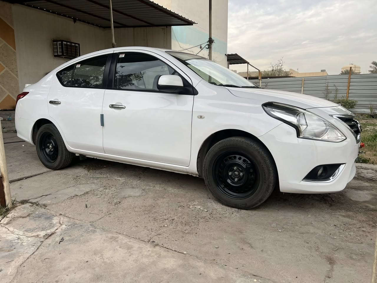 السلام عليكم 
للبيع نيسان سني هندي 
موديل 2020
محرك1500
ماشيه 90 km السياره مكفوله من الضربه والصبغ والتبديل جديده بمعنه الكلمه  وجاهزه من كل النواحي كلها ع وضع الشركه
السعر 112 وبي مجال للاستفسار ع 
***********
