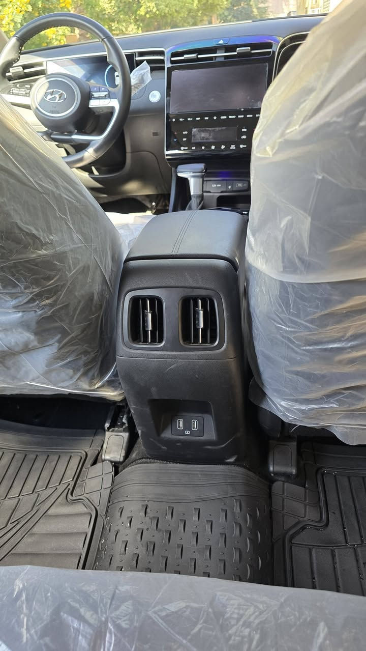 توسان موديل ٢٤ فول واحد على واحد الون سمنتي  بدون يرابك بدون رقم ماشيه ١٧ كيلو  العنون المسيب صور حادث موجوده بالنشر *********** واتساب
