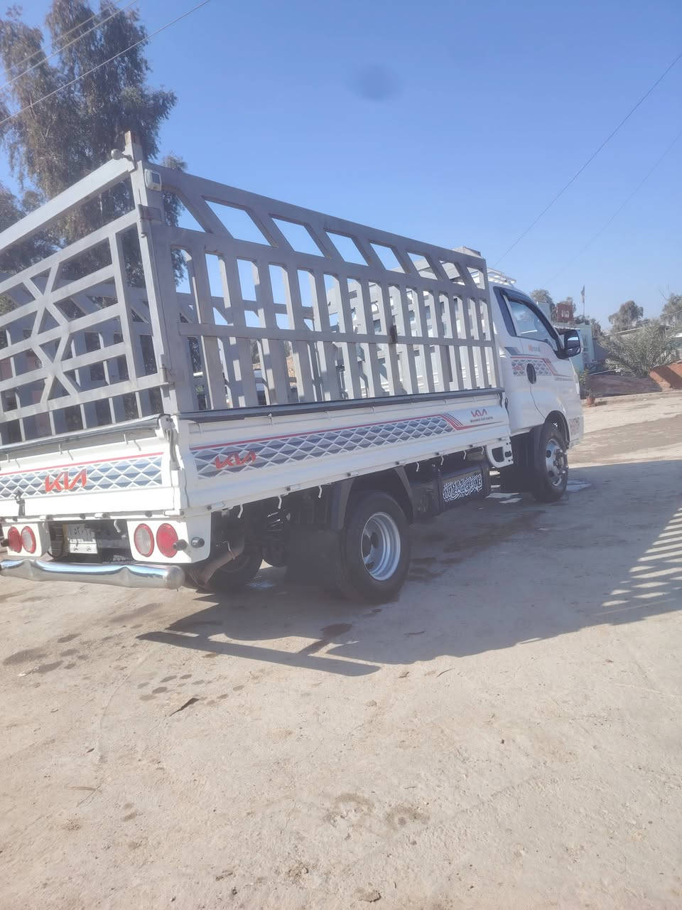 السلام عليكم كية فحل ٢٠٢١ مكينة توني مبدل طابوكة جديدة تحويرة ويالة وتايرات وستندات وتانكي ١٢٠ لتر محور تايرات كلها جدد امامي وخلفي شرط الانضافة رقمهة بابل الاستفسار ***********
