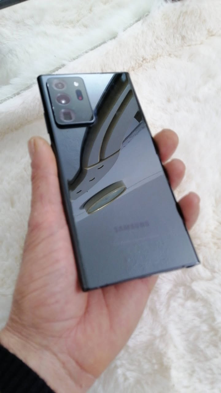 سامسونك نوت 20 الترا 5G رام12ذاكرة 512 گيگابايت نظيف على وضع الشركة بدون ملحقات سعر 320 دولار قفل ..  *********** دهوك

