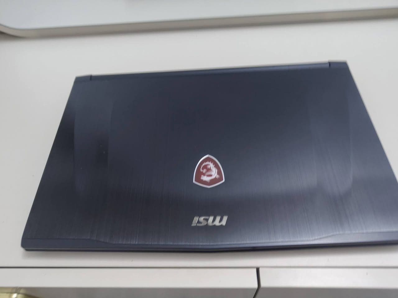 لابتوب msi
cori7 gel7
RAM 16 DDR4 
HARD 128 SSD M2
HARD 1000T HHD 
كارت شاشه خارجي   GTX 1050 4G
حجم 15.6 FHD مميز 
بطاريه جدا ممتازه 
الابتوب نضافته 100/100 نضيف جدا جدا 
مكاني بغداد 
سعر 425 قفل قفل قفل قفل قفل غير قابل للعمله 

رقم ***********
توصيل موجود
