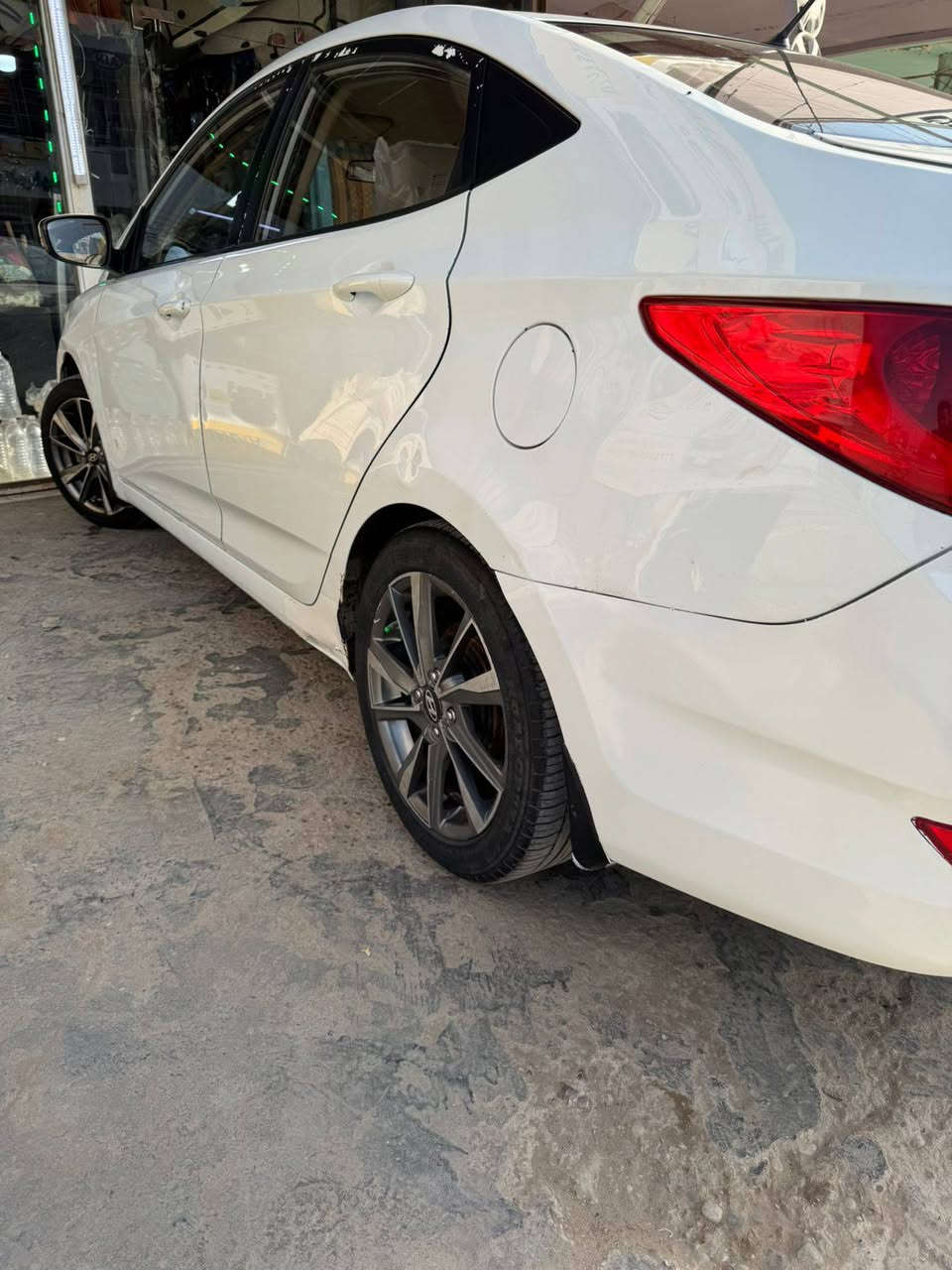 السلام عليكم اكسنت مديل 2013 خليجي السياره على وضع الشركه  بيها باب صبغ فقط والسونار داخل المنشور رقم بابل 
المكان بابل مركز المدينه السعر 95 
***********
