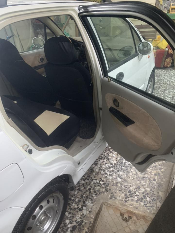 السلام عليكم للبيع سيارة شيري كيوكيو موديل 2013مكفول من الضربه مانقصها شي تبريد شغال اربع سلندر رقم بغداد بسمي لاستفسار اتصل على الرقم ***********السعر 33$بيهه مجال قليل عنون البصرة آم النعاج
