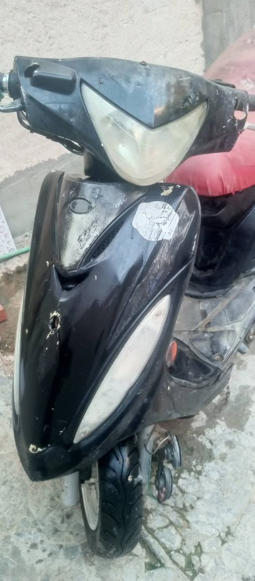 السلام عليكم دراجه كامكو جي فور بيع دراجه عطلانه ما ااعرف شبيه السعر 160الف وبي مجال مال جيه رقم ***********
