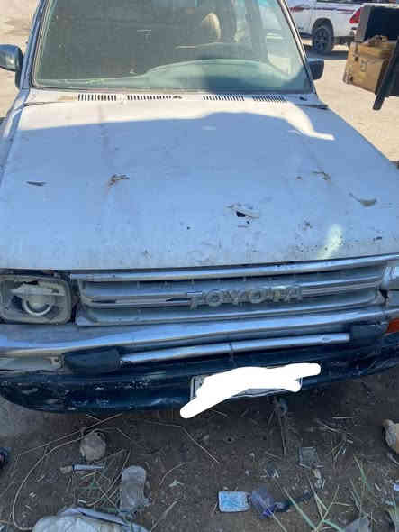 سلام عليكم بيكم. تيوتا مديل90 رقم كربلاء صدامي  مكينه وكير خير من الله  حداديته. سياره. حلوه ونضيفه. داخلها نضيف سعر18 وبيههه مجال *********** راعيههه ما اندله اكفلك سرقه. وعشائر
