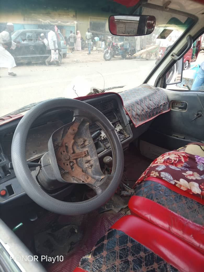 للبيع في سنجه هايس تايوتا مغلبن موديل 93جست 
ترخيص ملاكي الخرطوم ساري مكنه جاز 3L
مكنه فل جربكس فل فيهو شق في القايم الفي النص ما معالج 
اللساتك فل 
السعر 25نهاي عموله مكتب 500من المشتري للتواصل واتساب فقط 0119731226


**إذا كنت صاحب هذا الإعلان وتريد حذفه لأي سبب، رجاءا أرسل رسالة إلى الدعم الفني**